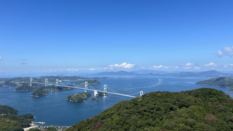 亀老山展望台から望む来島海峡大橋